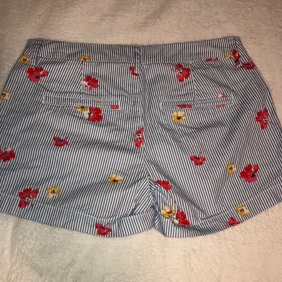patterned shorts - Picture 3 of 5